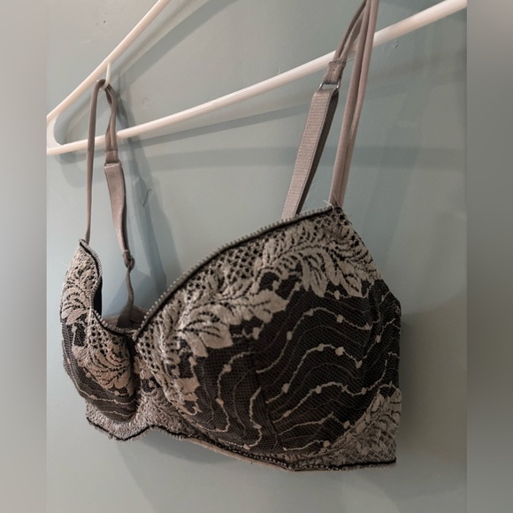 Wacoal Lace Underwire Bra - Black and Gray - Picture 3 of 5